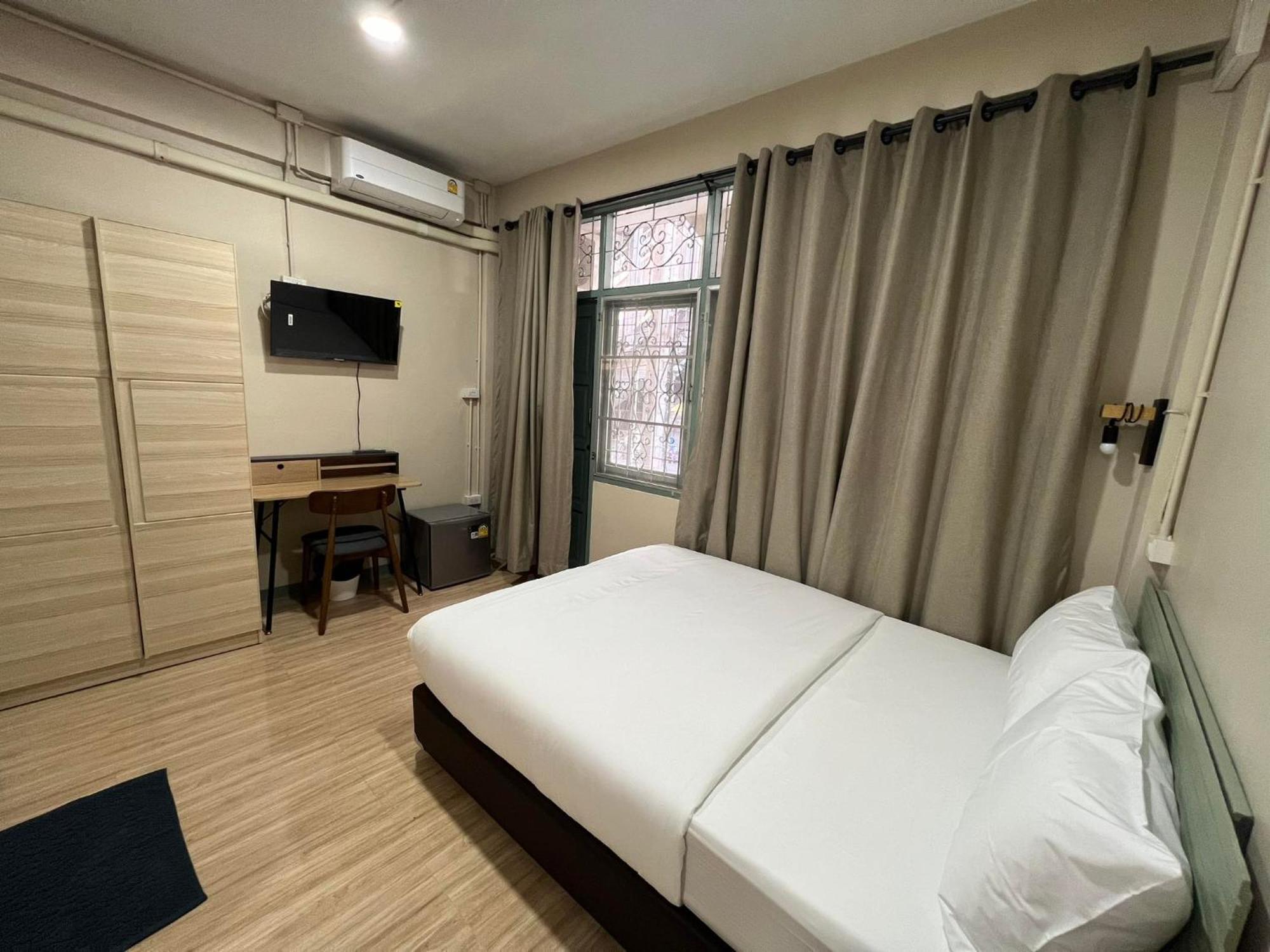 Bangwa House - Mrt Bangwa Station Hotel Банкок Екстериор снимка